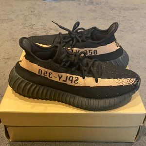Yeezy 350 V2